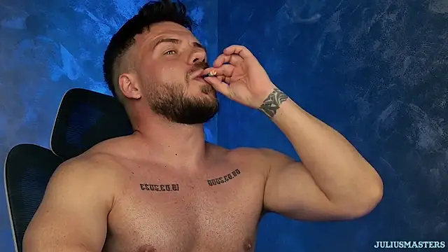 CLOUDYJULIUS Pertunjukan Webcam