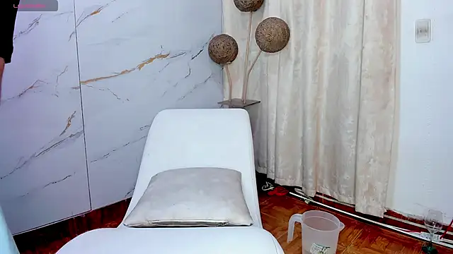 Pokazy przed kamerką – AmazingOrgasm