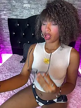 Morena_fire Live XXX-Chat