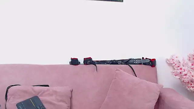 pinky_f00x élő XXX-chatje