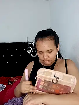 Emily_Rouse23のライブXXXチャット