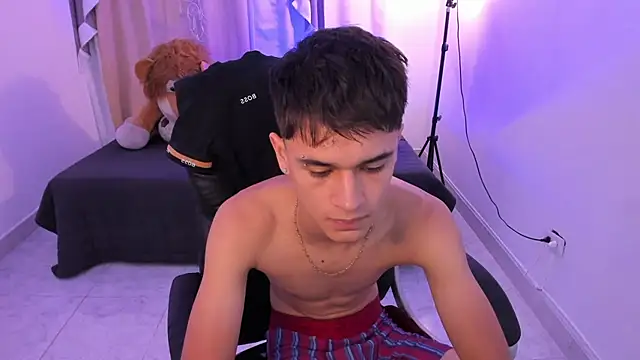 Aron_Boyy Live XXX-chat