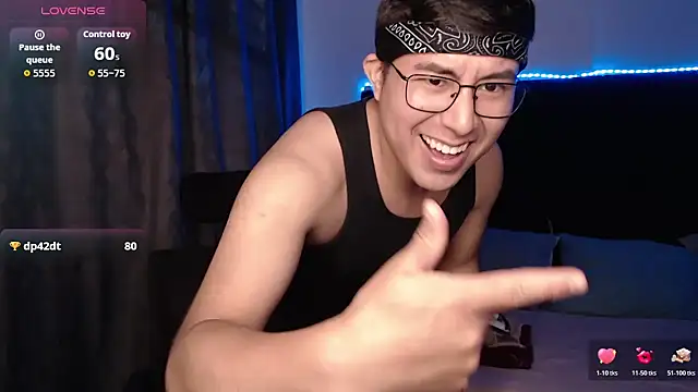 Show modela andrewmhilton_ na web-kameri