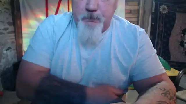 Newfiesausage1972 Show Webcam