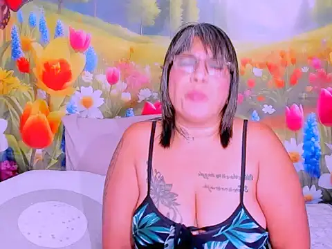 Chat +18 de indianroxy ao vivo