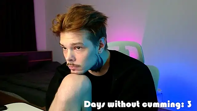 DENIS_HERE webkamerás műsora