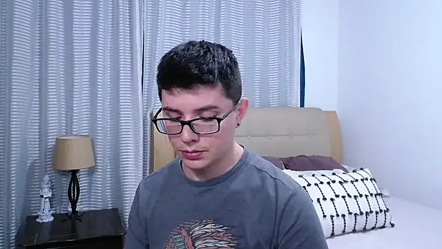 แชท XXX สดของ BlackFoXXX69