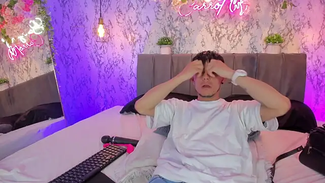 Pokazy przed kamerką – Bonny_and_carrot