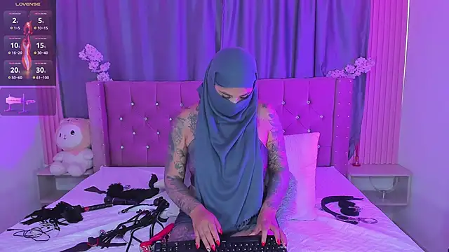 Nayla-Mouna's Live XXX Chat