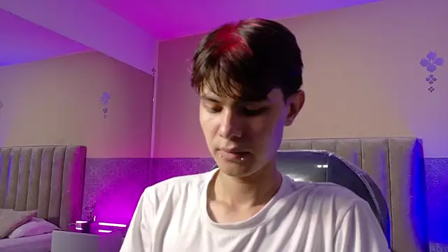 Derek_Sinn live XXX chat