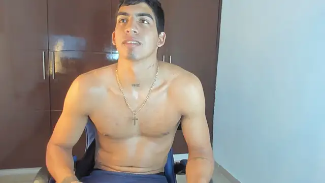 Chat XXX en directo de Milo_LatinBoy