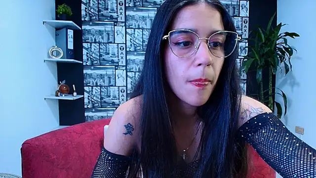 XXX chat uživo modela DanielaMonroe