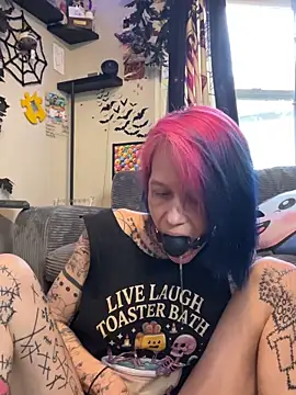 Chatroom XXX en direct de Toxii-