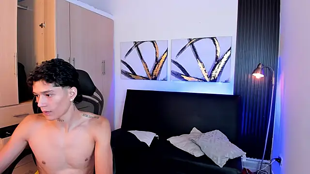 Rude_BoysW Show Webcam