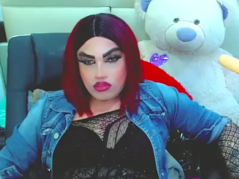 NharaBigCock: διαδικτυακό σόου στην κάμερα