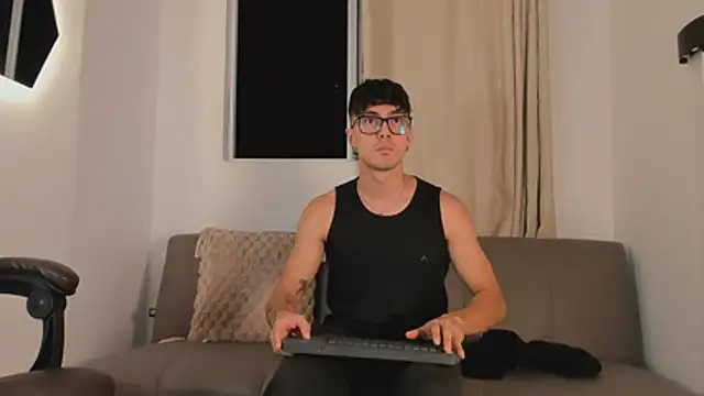 Вебкам-шоу etham_wolf1