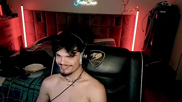 JordanShow live XXX chat
