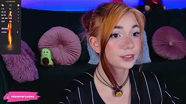 Avery-- Live XXX-Chat