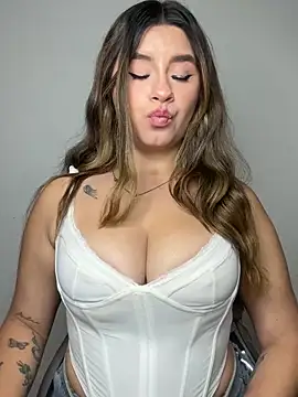 Chat XXX en directo de SaraBraun_