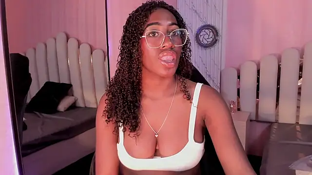 Qeen_blackk's Webcam Show