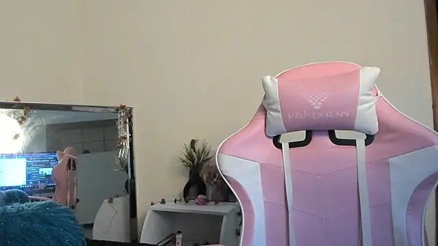 Chloe_Miller_2 Live XXX-Chat