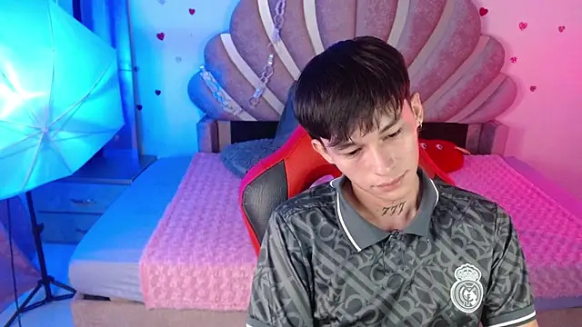 Marco_fox723 Adlı Modelin Canlı XXX Sohbeti