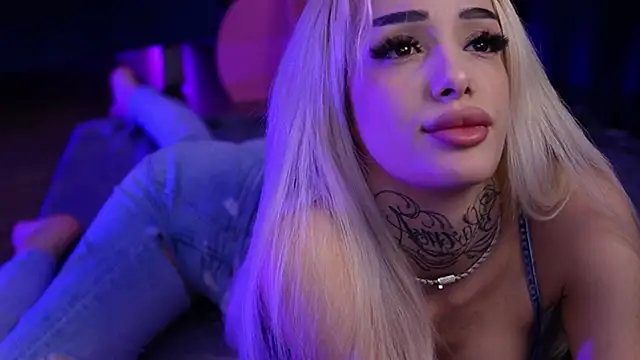 blondie_muller Chat XXX in diretta