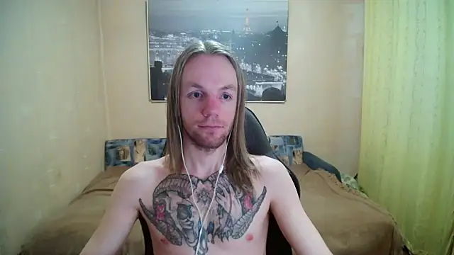 AdamDickens Adlı Modelin Canlı XXX Sohbeti