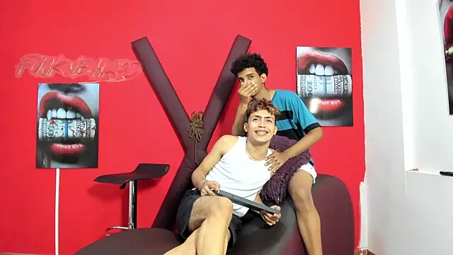 VERY_HOT_GUYSのライブXXXチャット