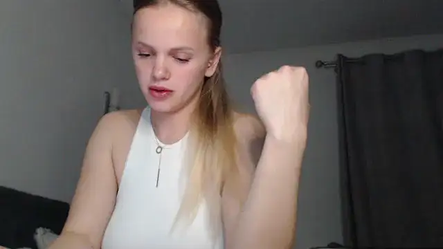 KeylaStar Chat XXX in diretta