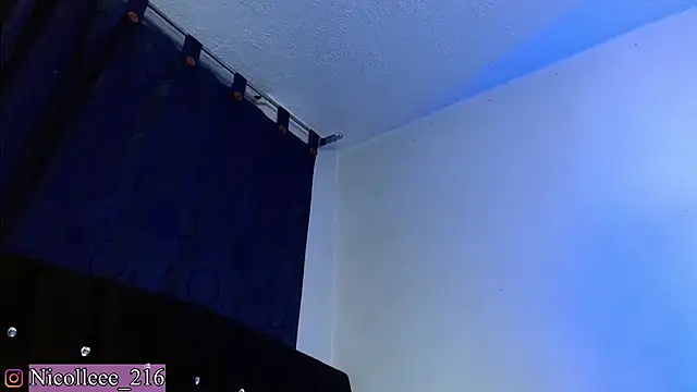 Ni_collee Chat XXX in diretta