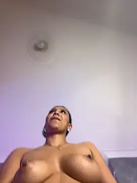 Pokazy przed kamerką – MiilaBlake