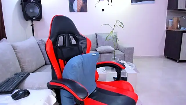 ashleyxlove1 Adlı Modelin Canlı XXX Sohbeti