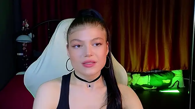 Softeach Adlı Modelin Canlı XXX Sohbeti