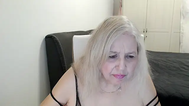 SusiLifeXXXn Live XXX chat