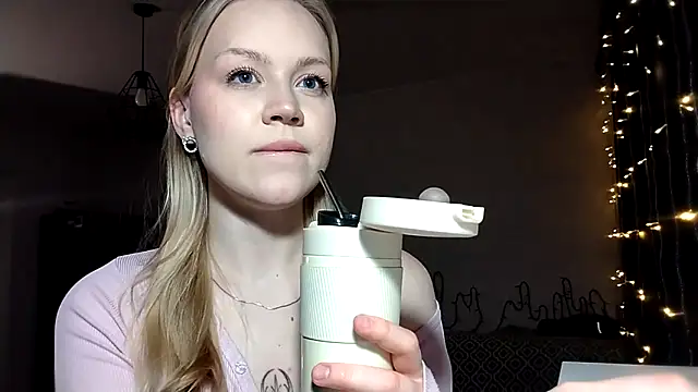 LunaPeony Chat XXX live