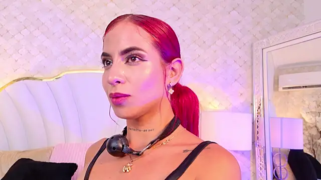 KatyaJackson Adlı Modelin Canlı XXX Sohbeti