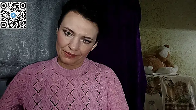 HotMamaQueen234 Adlı Modelin Canlı XXX Sohbeti