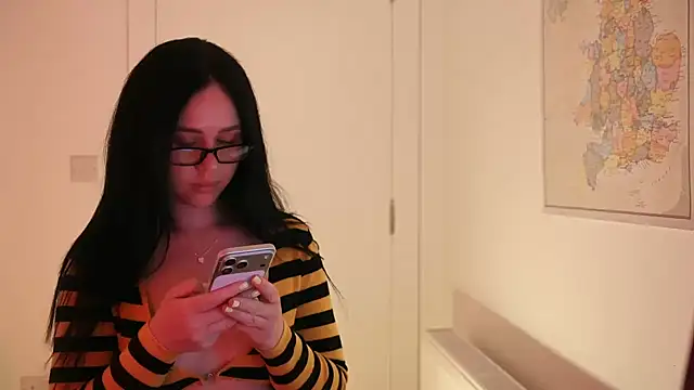 Chat XXX en directo de mira_mmira