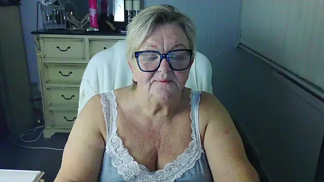 BridgetBlueEyes' Live XXX Chat