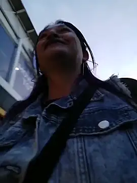 sophie_banger Adlı Modelin Canlı XXX Sohbeti