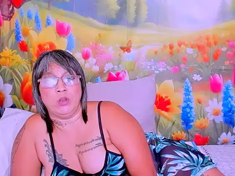 indianroxy Chat XXX live