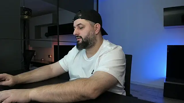 DravenPeak Adlı Modelin Canlı XXX Sohbeti