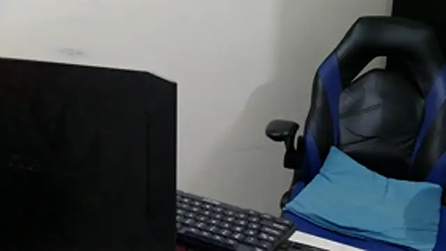 Darkkras élő XXX-chatje