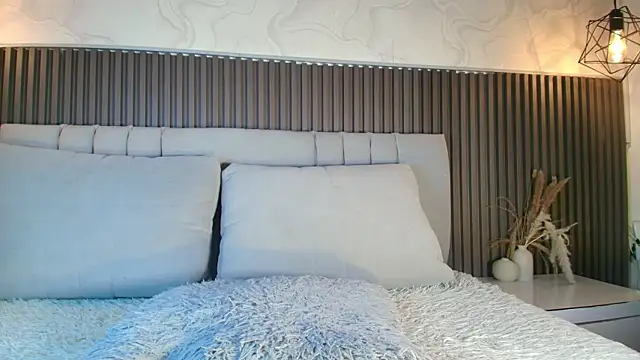 SHANONCLARK: онлайн-секс-чат