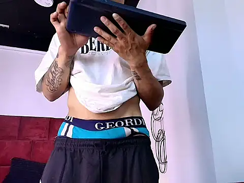 Thonixxx_mr Show in webcam