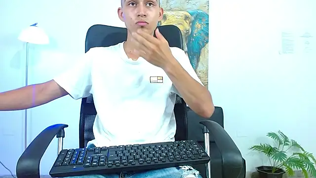 Show de lucass_18 na webcam