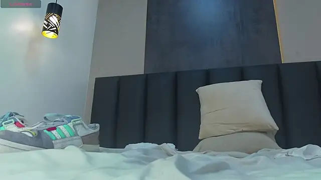 RiriiBrunette__ Chat XXX in diretta