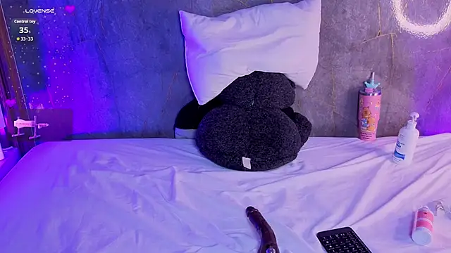 XXX chat uživo modela MelanyHolsen