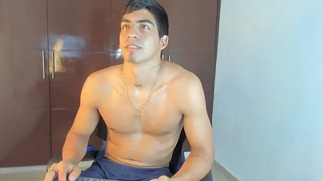 Chat XXX en directo de Milo_LatinBoy